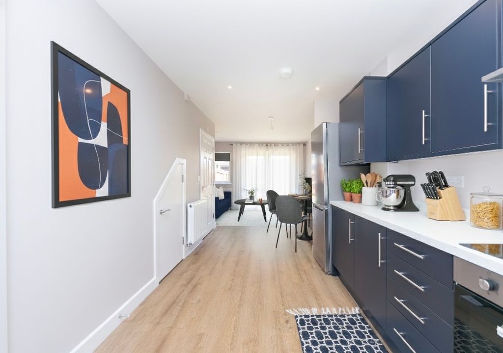 Property photo 3 of 13 Kitchen