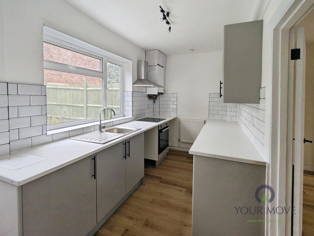 Property photo 2 of 8 Kitchen