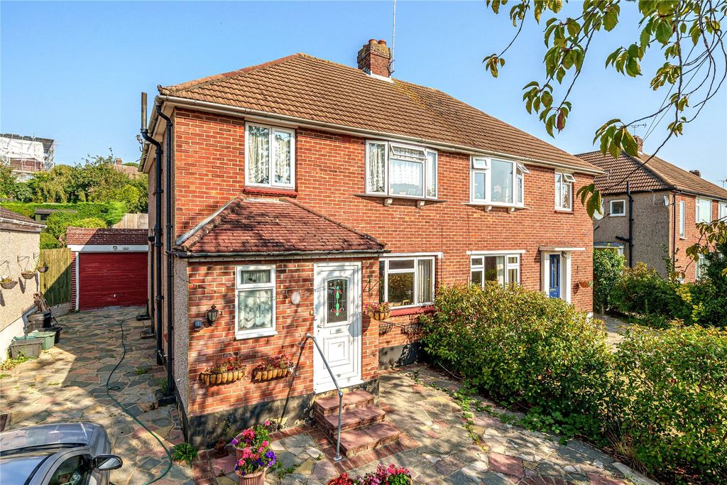Property photo 1 of 18 Picture No. 04