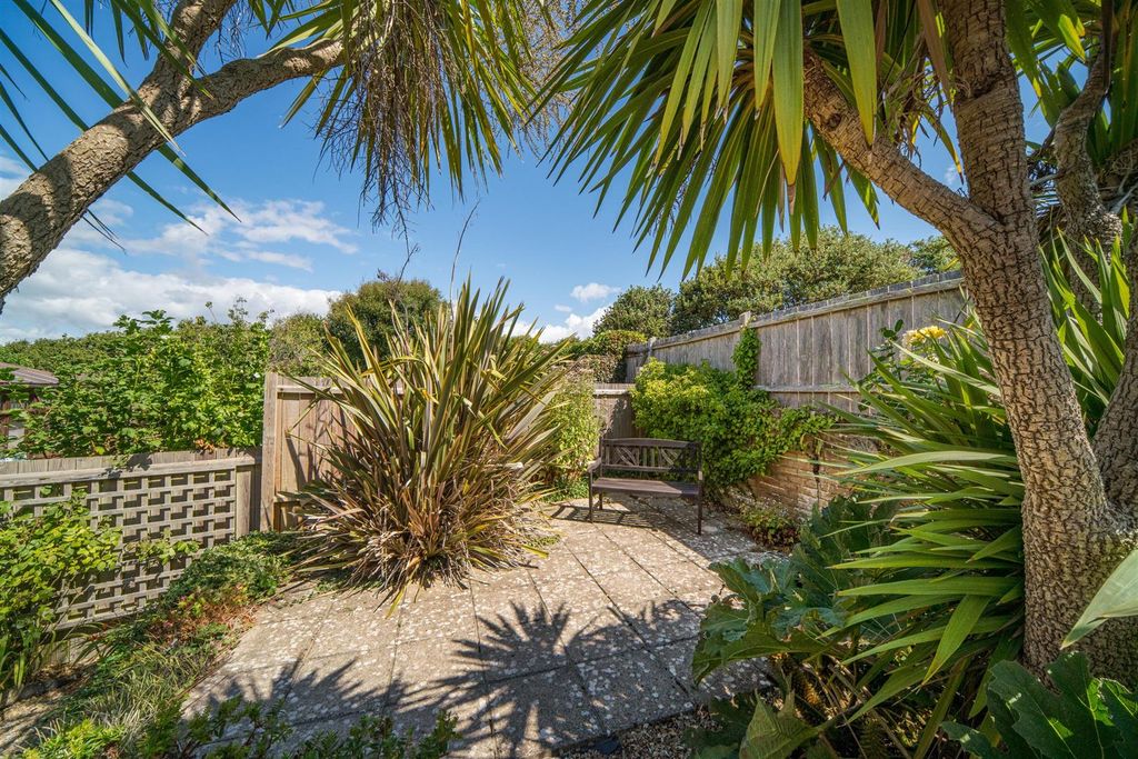 Property photo 2 of 20 Garden