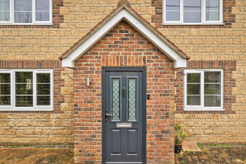 Property photo 2 of 23