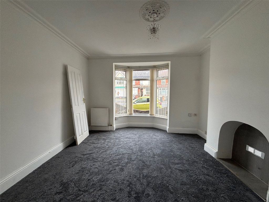 Property photo 2 of 9 Picture No. 13