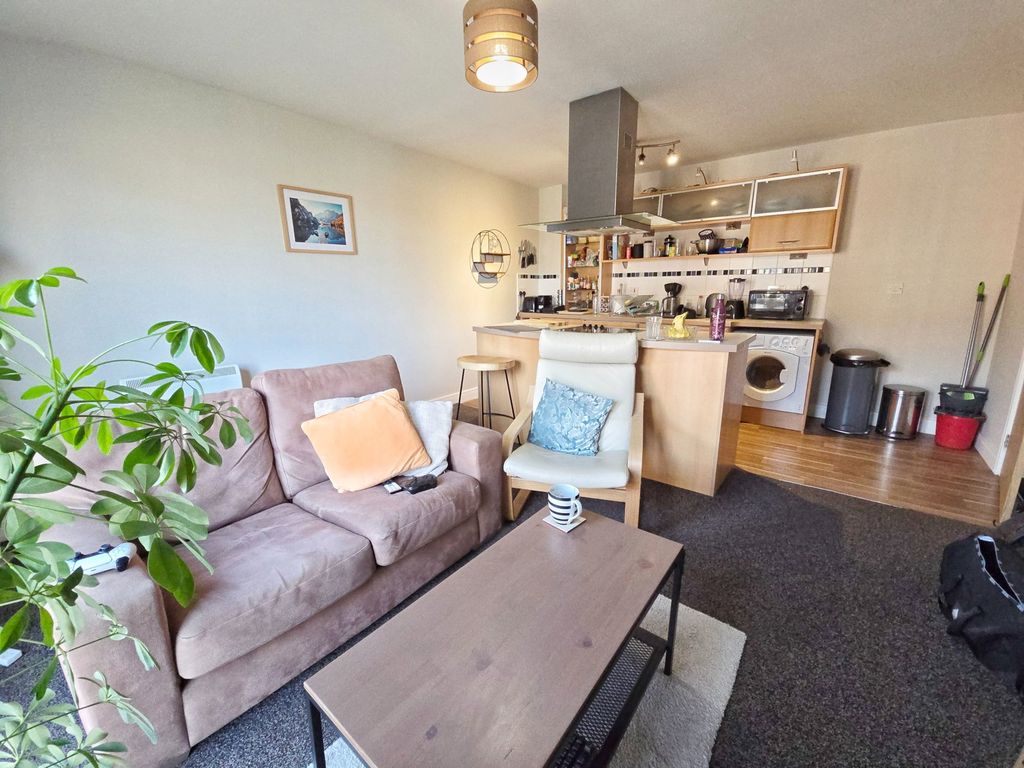 Property photo 3 of 7