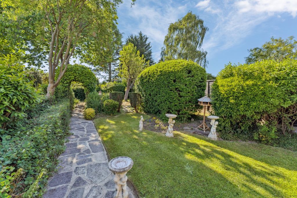 Property photo 3 of 20