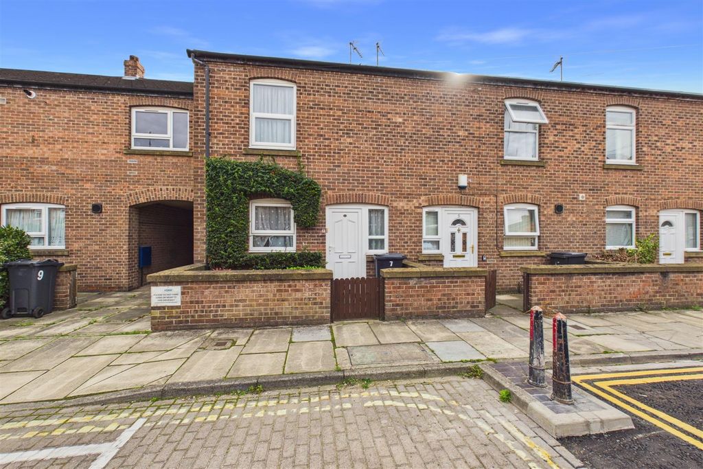 Property photo 1 of 8 Cam04454G0-Pr0011-Still007.Jpg