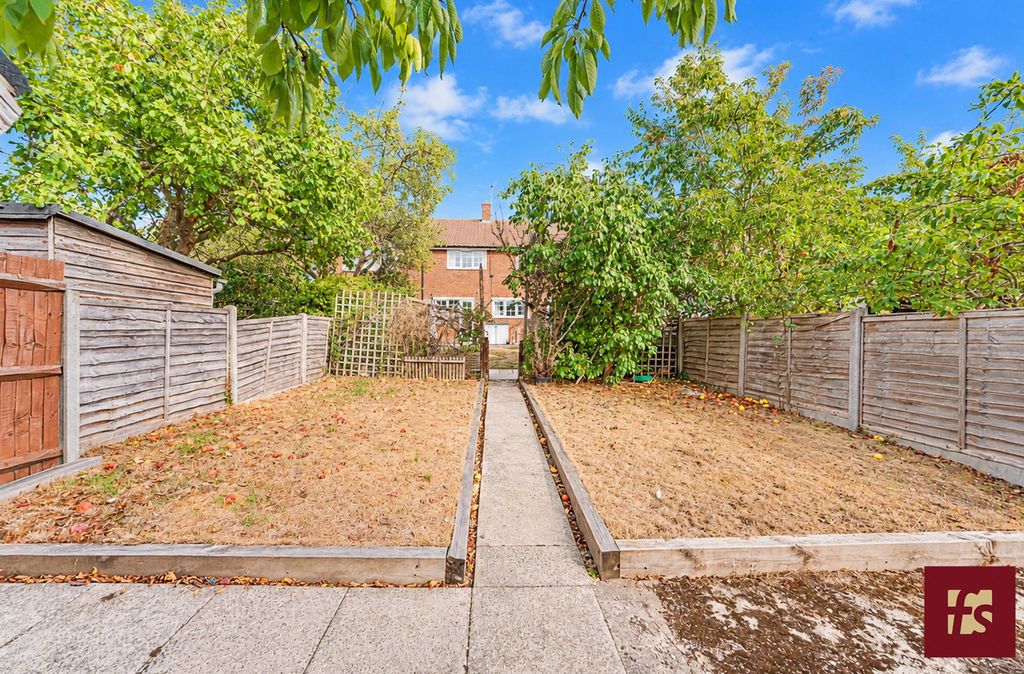 Property photo 2 of 12