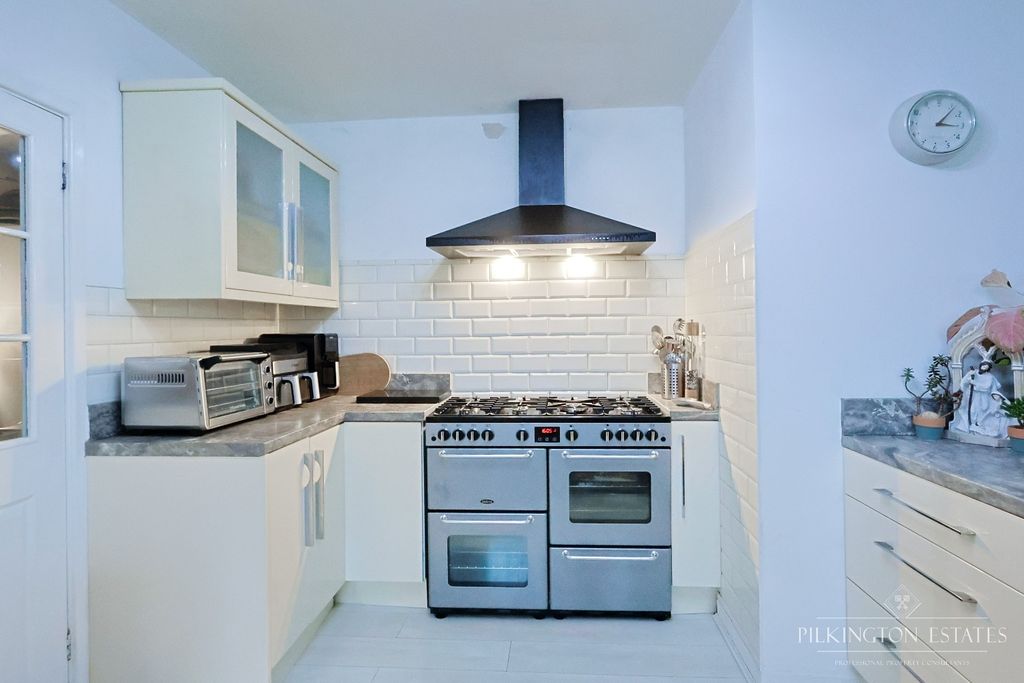 Property photo 3 of 22 4737685