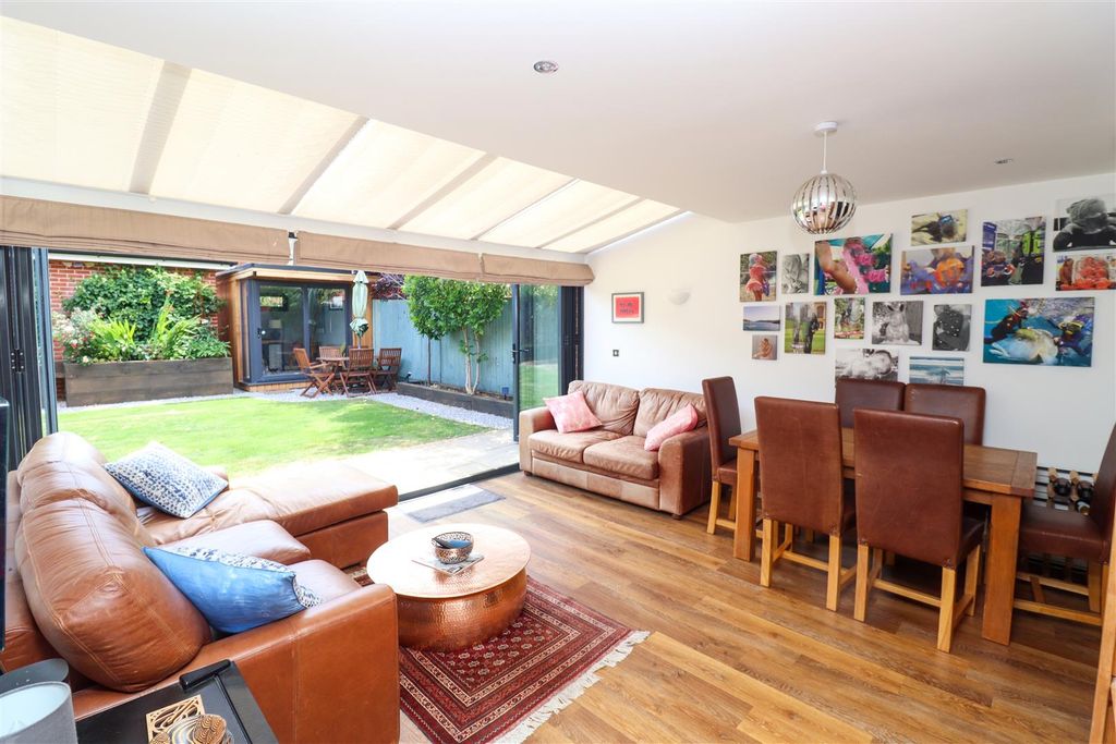 Property photo 3 of 31 Dining/Conservatory