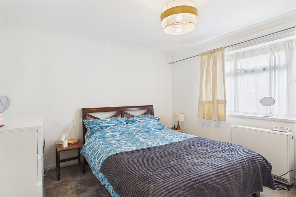 Property photo 3 of 8 Bedroom