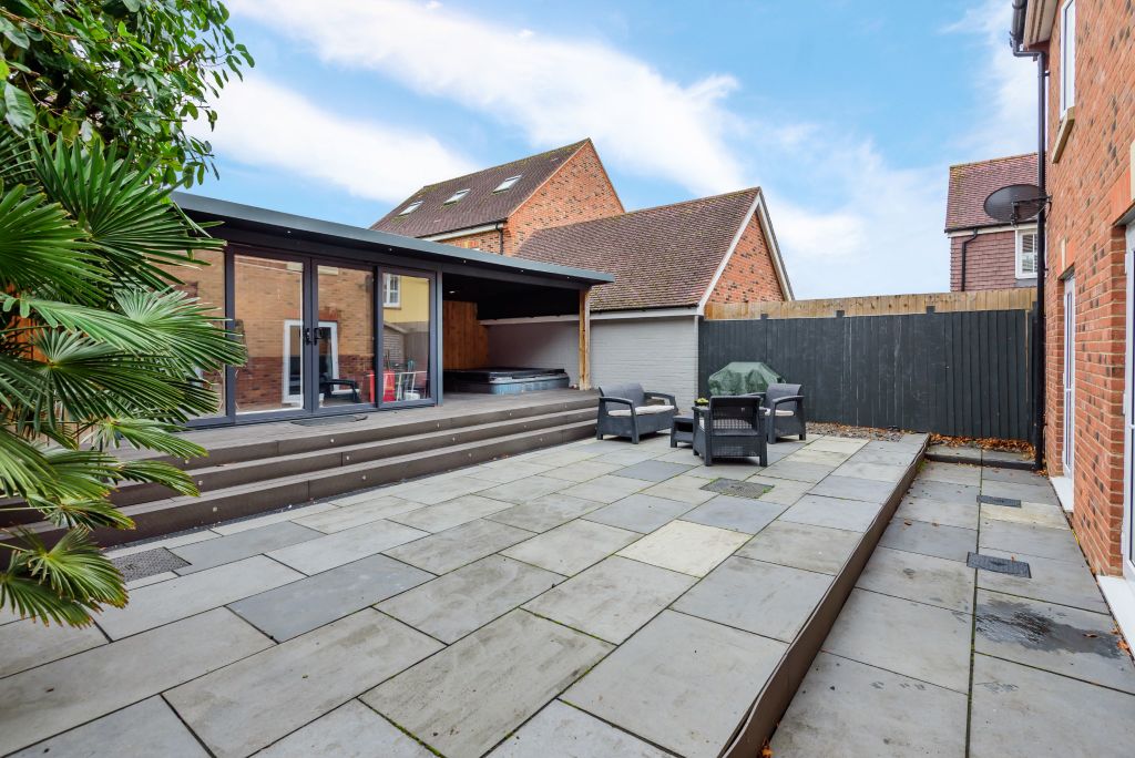 Property photo 3 of 24