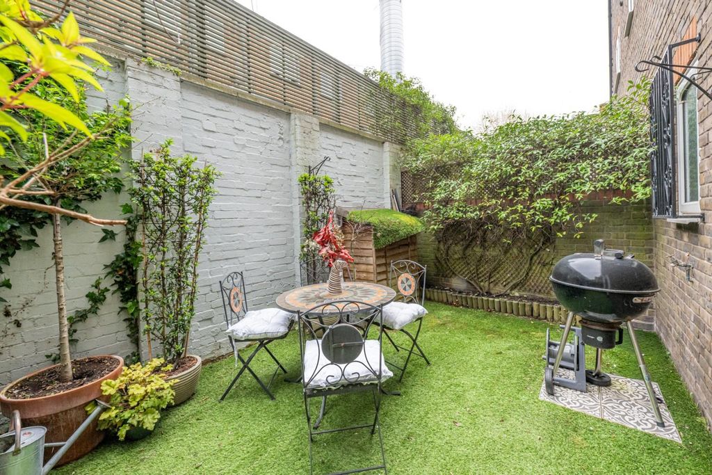 Property photo 3 of 10 Maple Mews 11-005 Edit Lr.Jpg