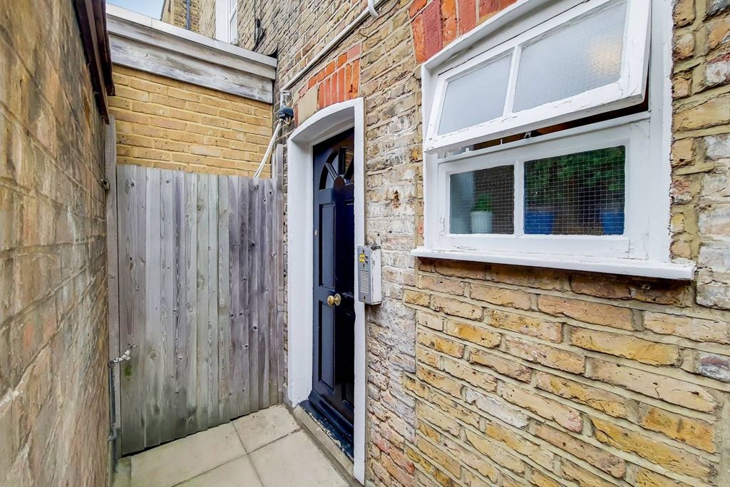 Property photo 3 of 9