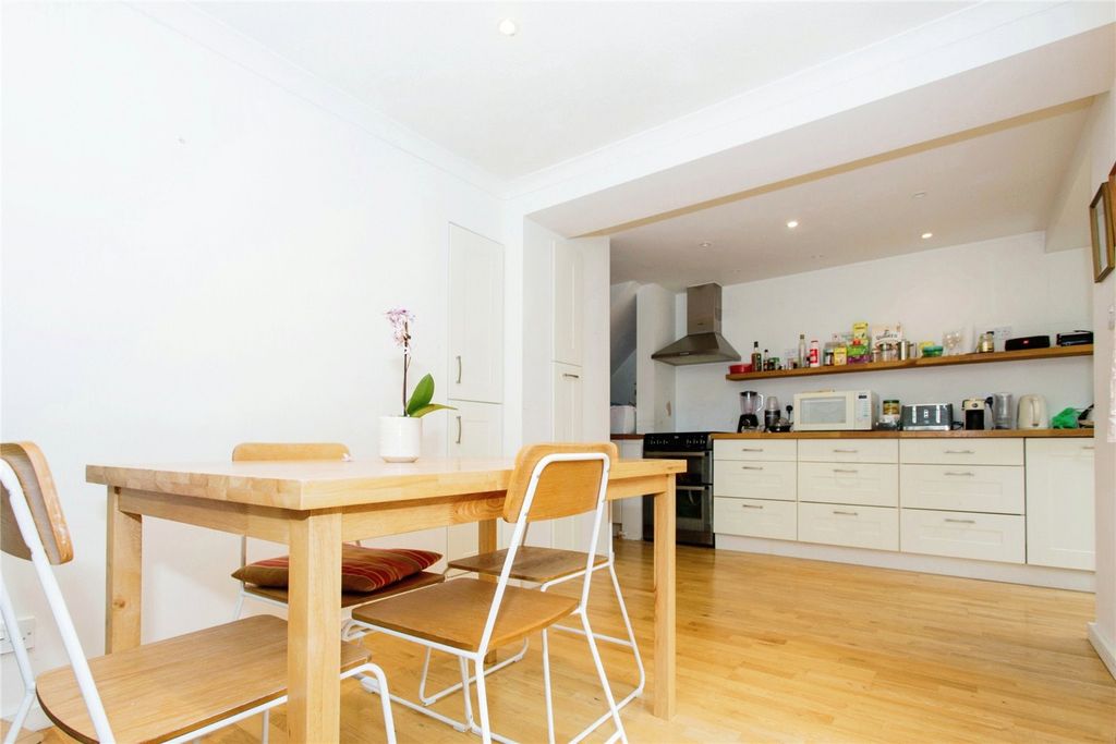 Property photo 2 of 17 Picture No. 05