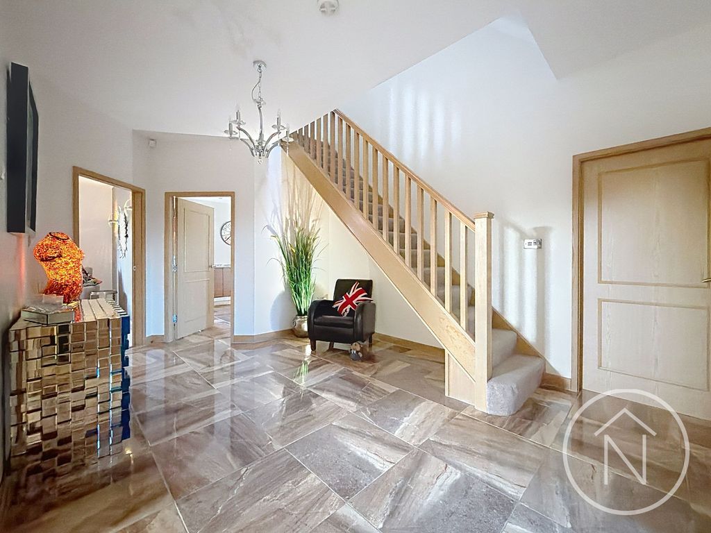 Property photo 2 of 44