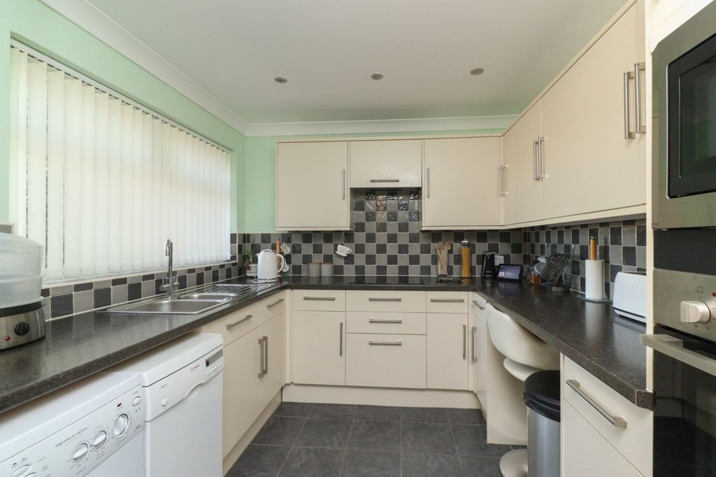 Property photo 3 of 11 Picture 3