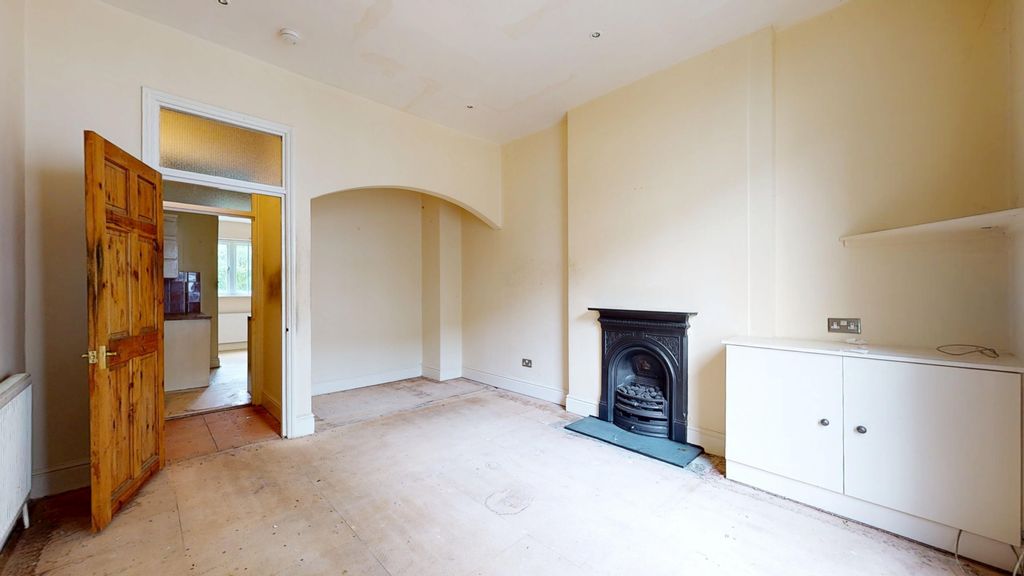 Property photo 3 of 20 68A Offord Road, Barnsbury, London, N1 1Eb