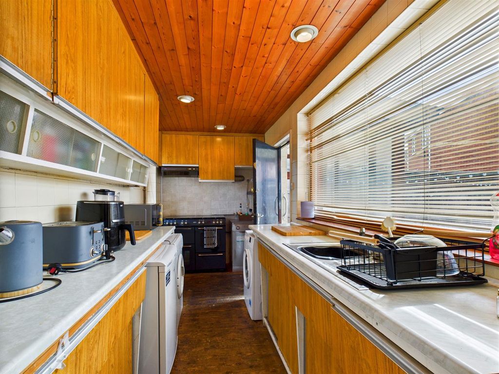 Property photo 3 of 24 Kitchen