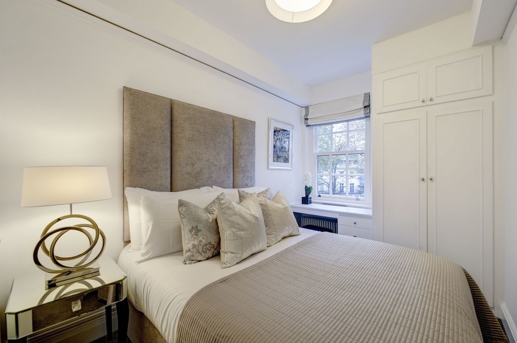 Property photo 3 of 15 47 Pelham Court 3...