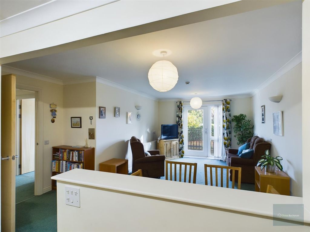 Property photo 2 of 32 Cam02540G0-Pr0076-St