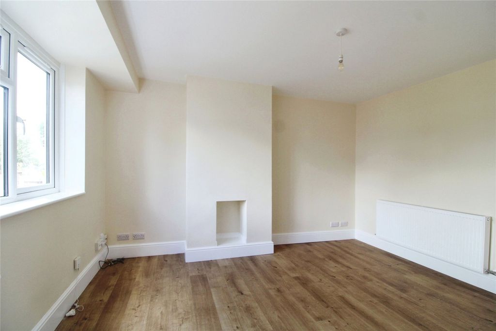 Property photo 2 of 16 Picture No. 14