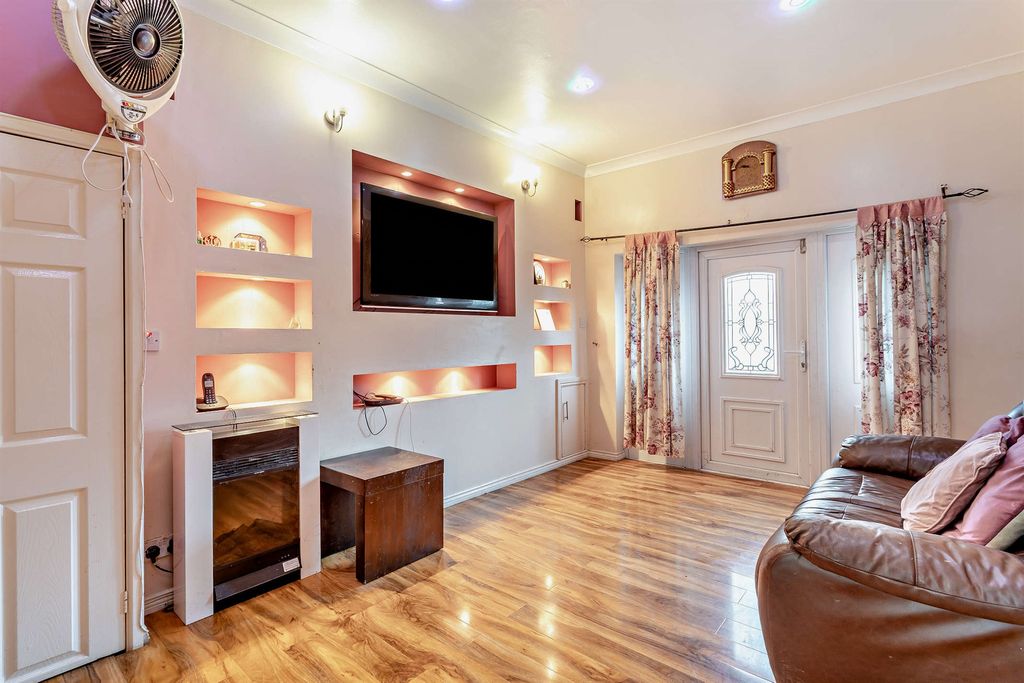 Property photo 3 of 16