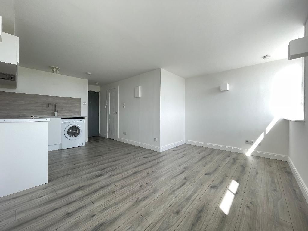 Property photo 3 of 10 Photo 3