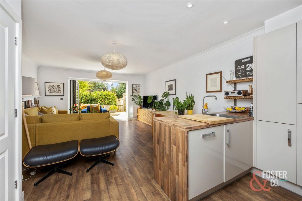 Property photo 3 of 22 Gatton Park Lane, 9-013.Jpg