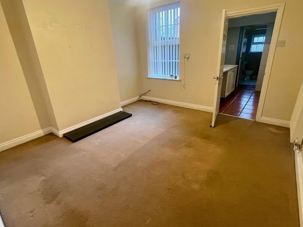 Property photo 2 of 11 Dining Room
