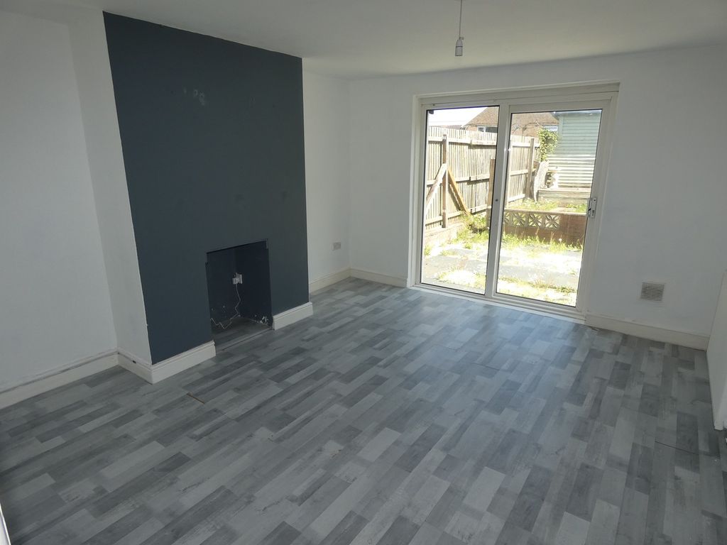 Property photo 2 of 9 Lounge