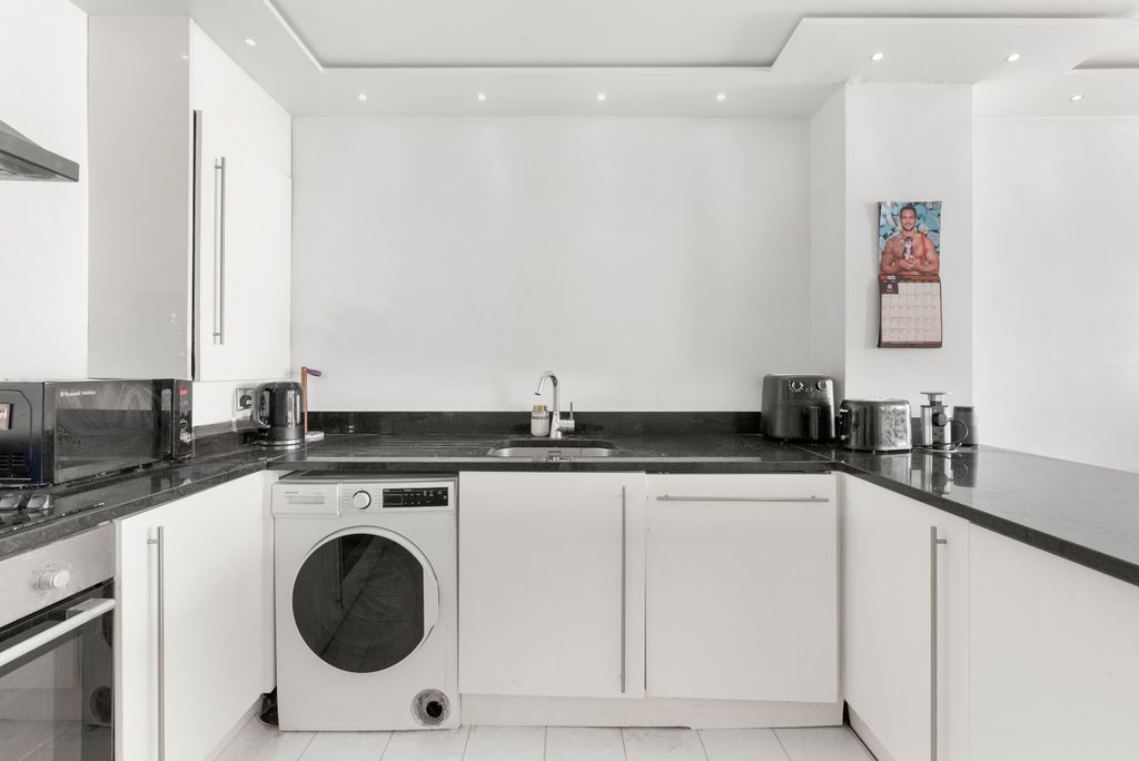 Property photo 3 of 21