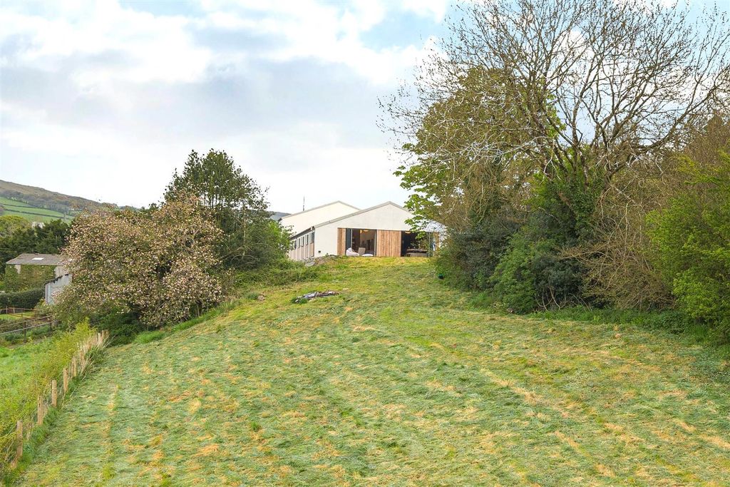 Property photo 1 of 34 Swoop E5Ed.Jpg
