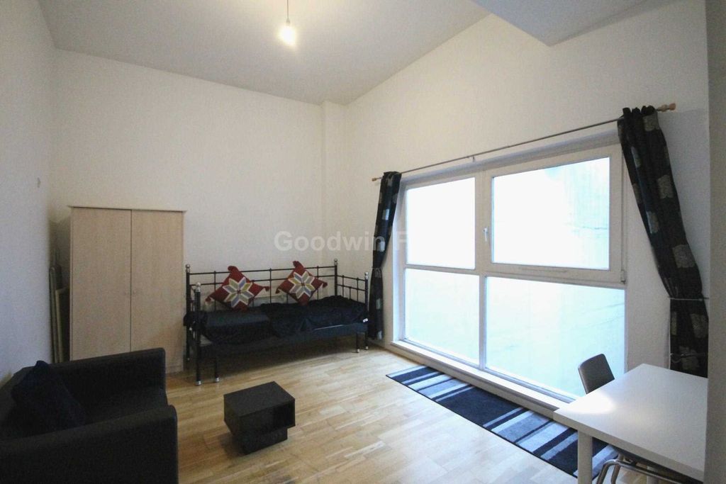 Property photo 2 of 11