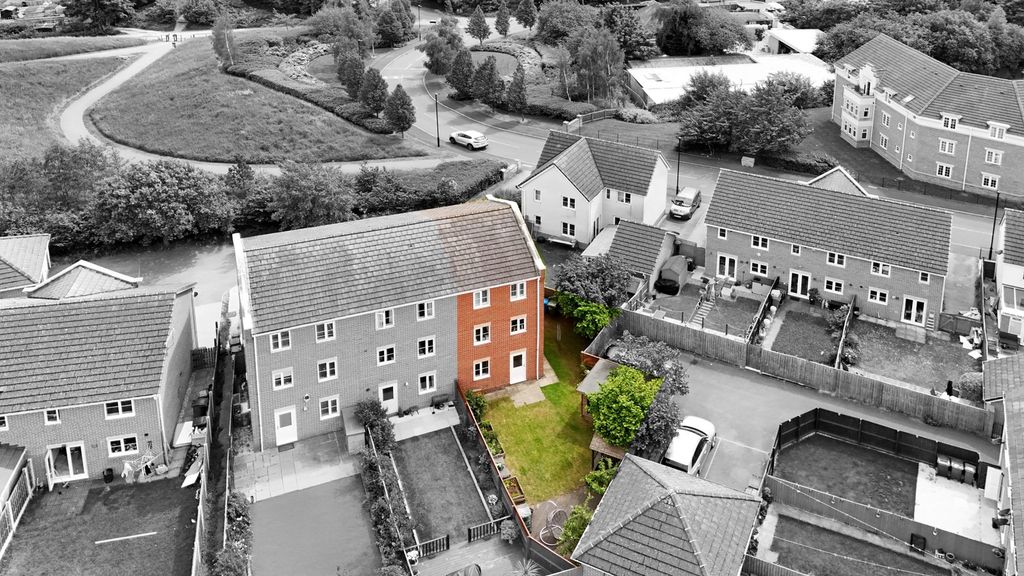 Property photo 2 of 30