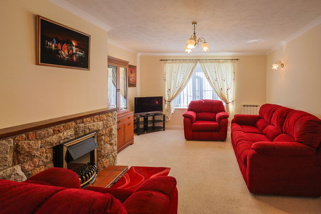Property photo 2 of 11 Photo 1