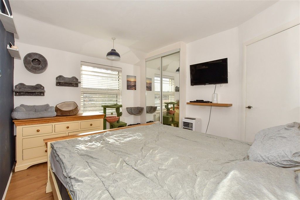 Property photo 2 of 10 Bedroom 1