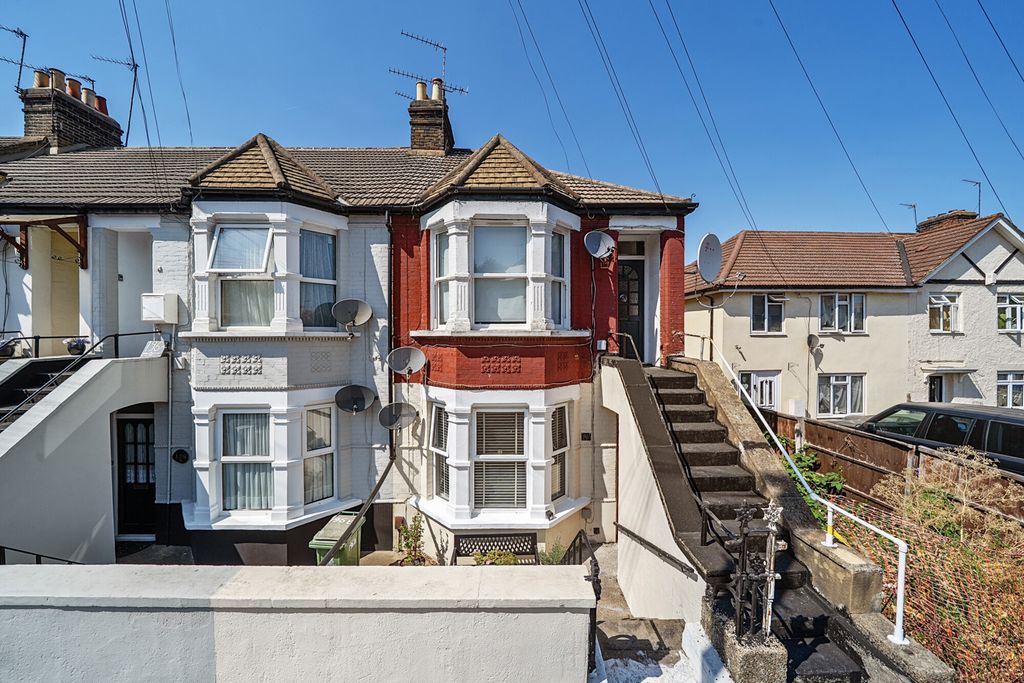 Property photo 1 of 16 1499714-1-6A6A127...