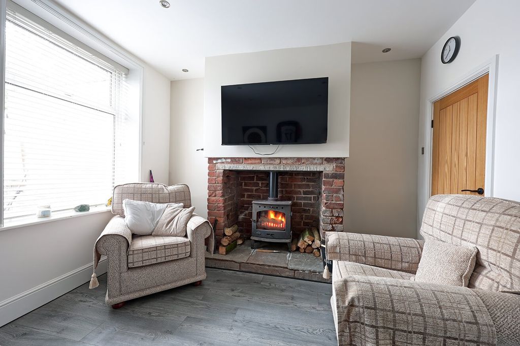 Property photo 3 of 10 4662593