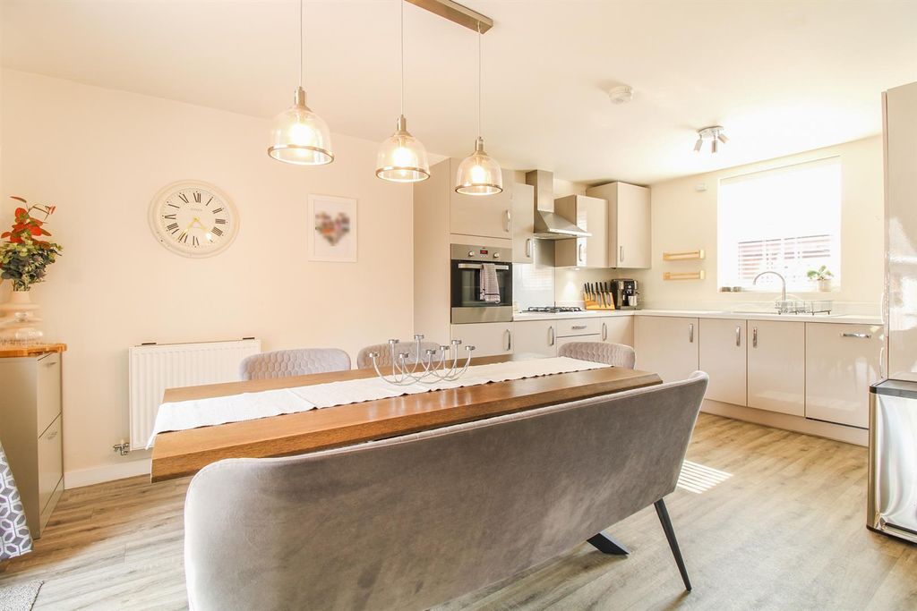 Property photo 2 of 20 Kitchen/Diner