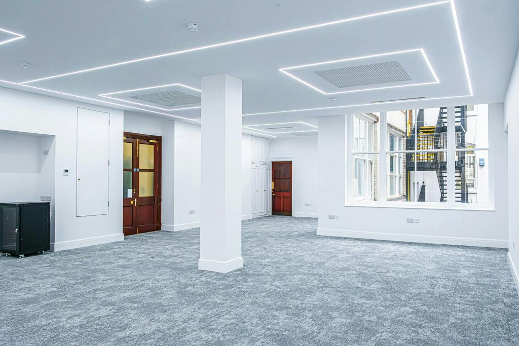 Property photo 3 of 10 65 London Wall  Open Plan 2.Jpg