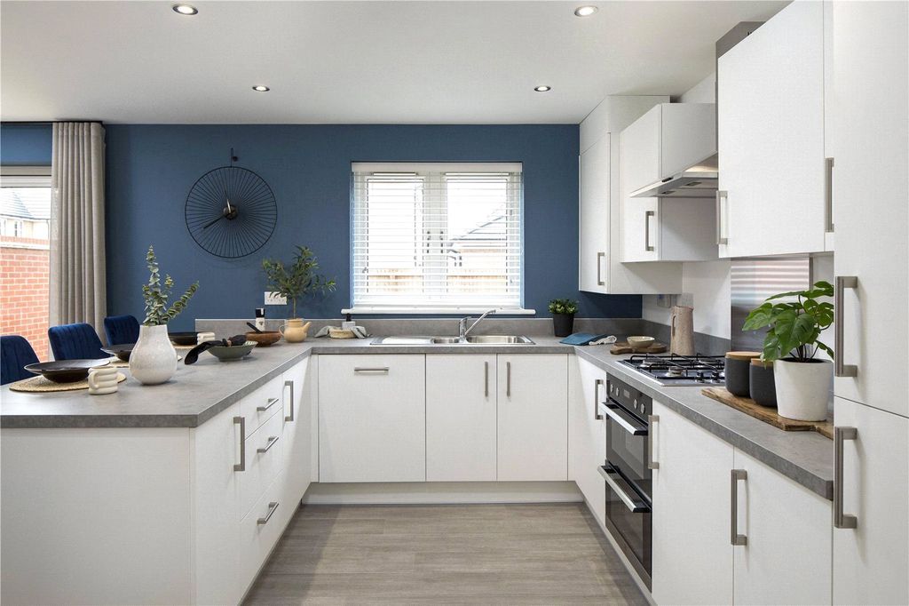 Property photo 2 of 8 Show Home