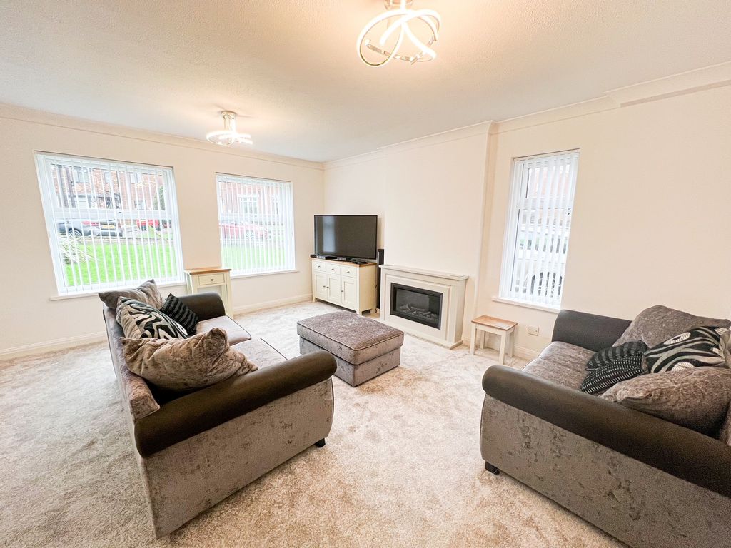 Property photo 1 of 15 Living Room