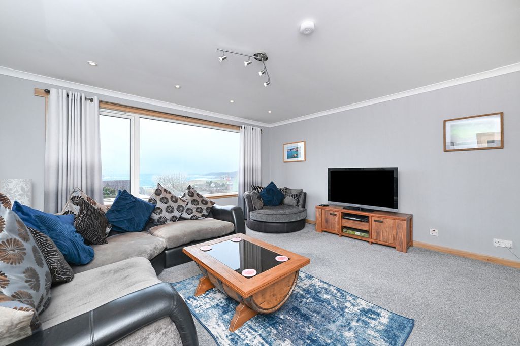 Property photo 2 of 29