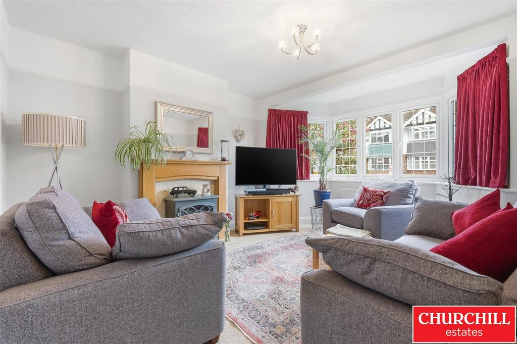 Property photo 2 of 23