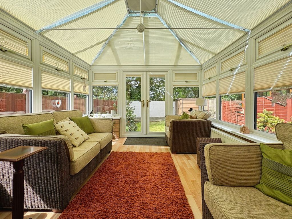 Property photo 3 of 17 Conservatory