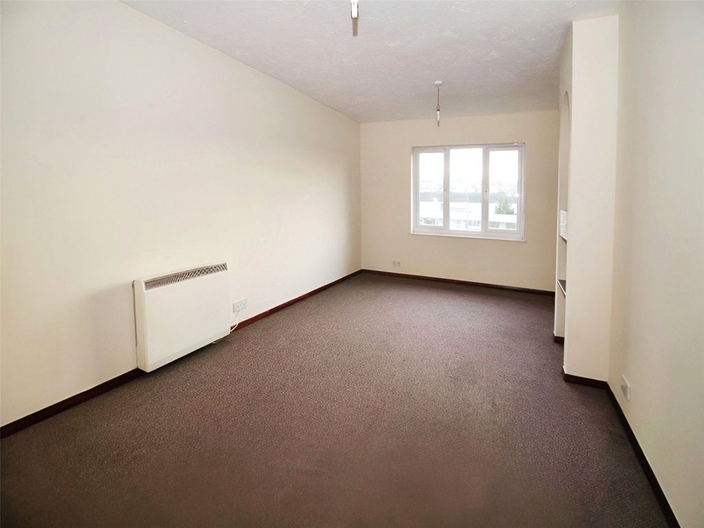 Property photo 2 of 6 Lounge