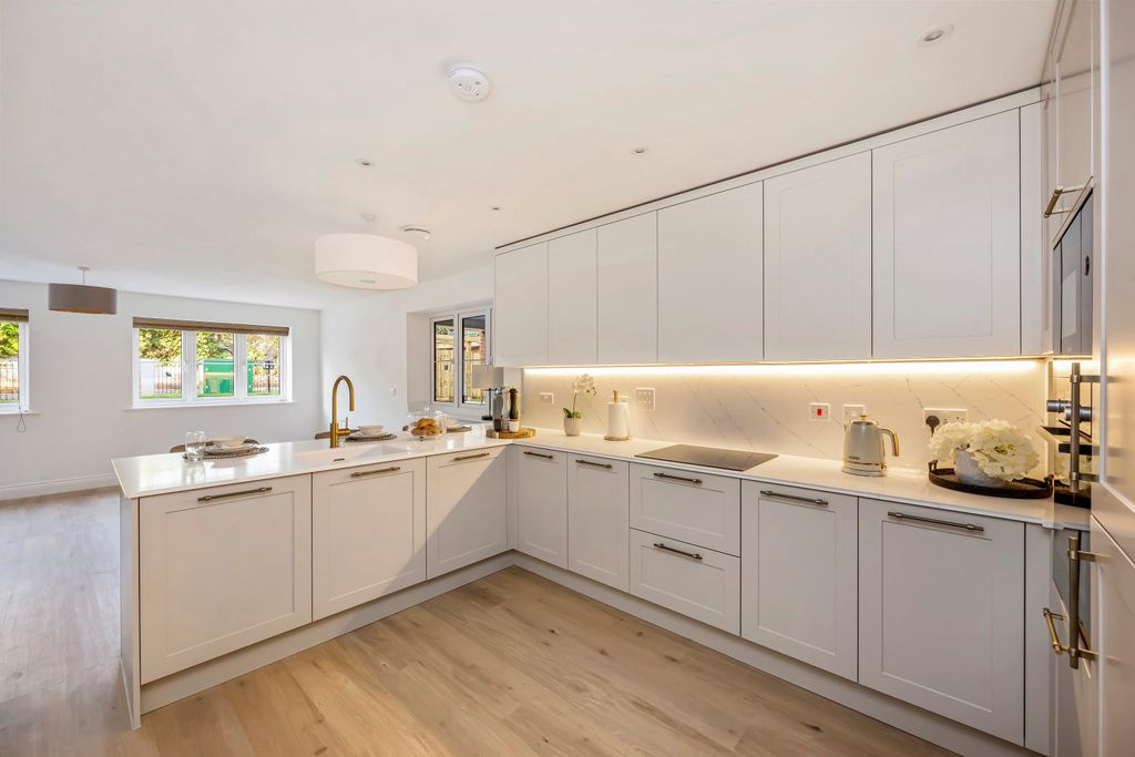 Property photo 2 of 16 Image