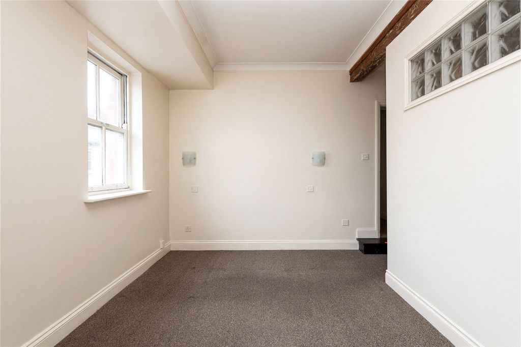 Property photo 2 of 11 Picture No. 05