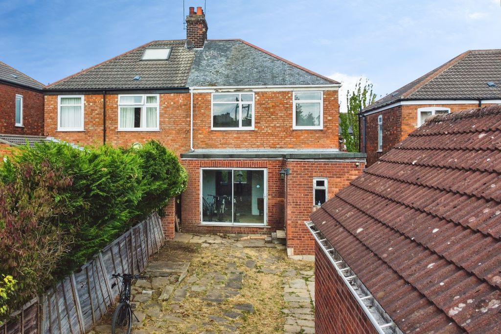 Property photo 2 of 59