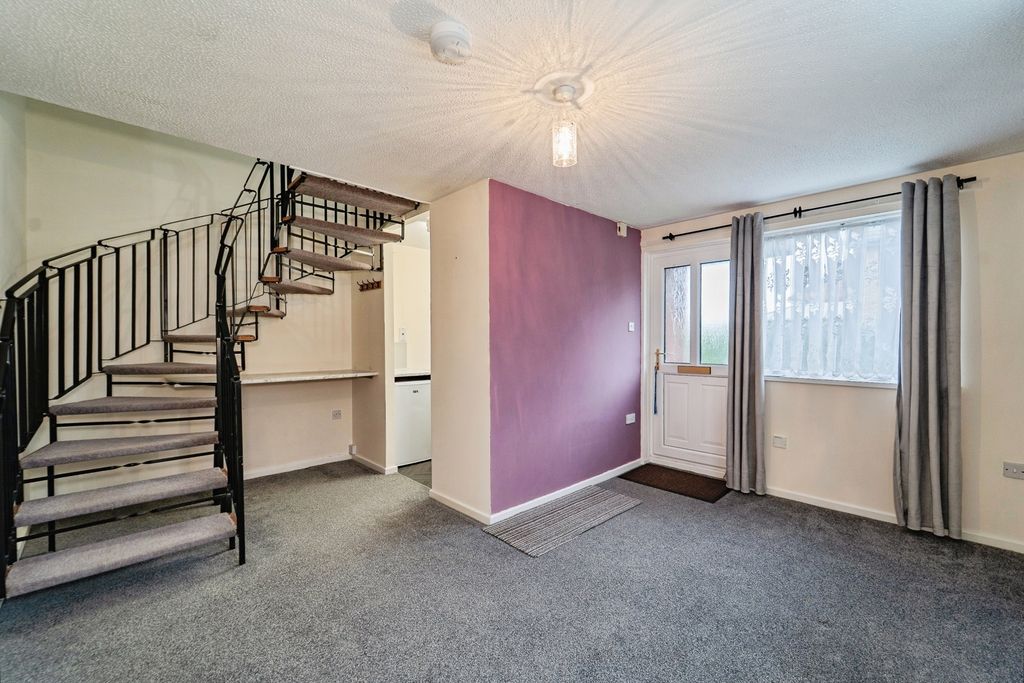 Property photo 3 of 10 Pbox-Img.Jpg