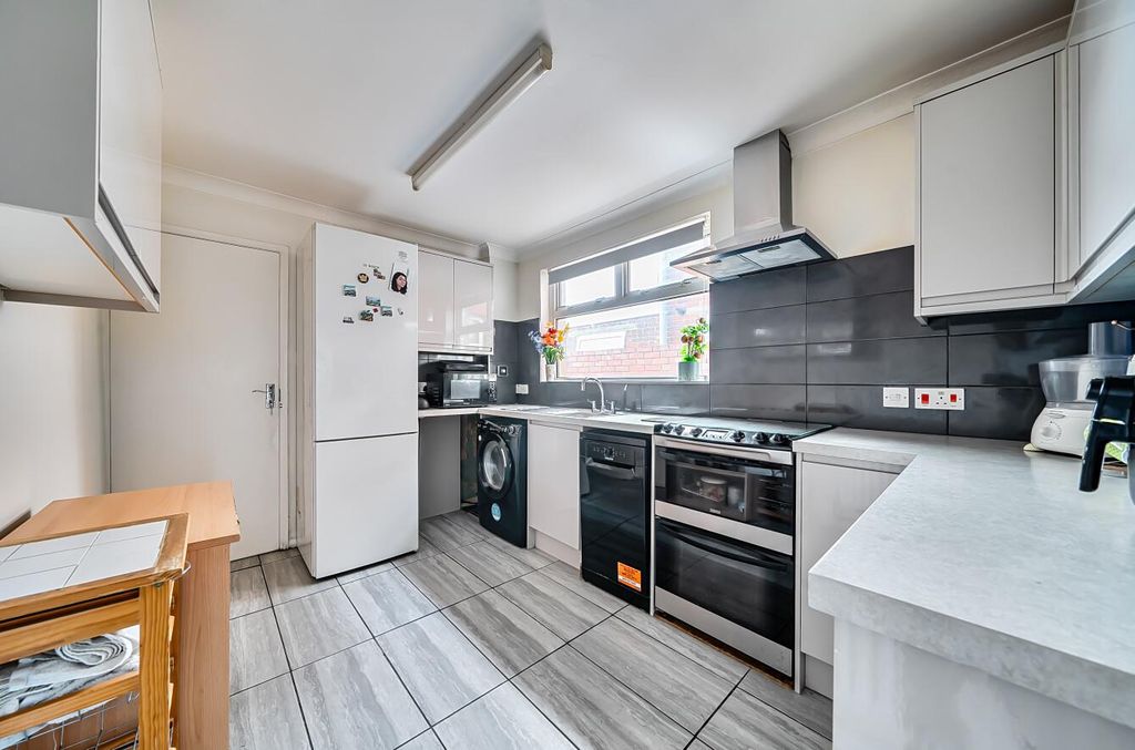 Property photo 3 of 17 1486432-5-6A60E81Ad683A.Jpg